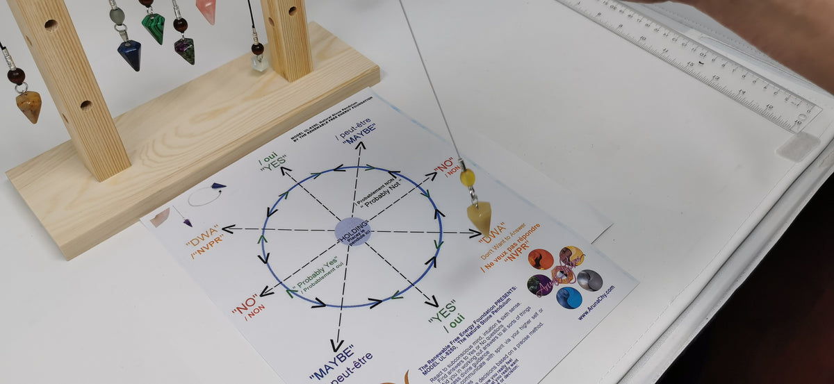 UL-8250  Pendule de radiesthesie sur corde de peau de vache /Dowsing pendulum on cowhide cord