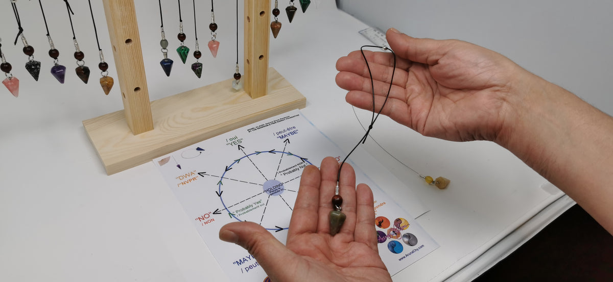 UL-8250  Pendule de radiesthesie sur corde de peau de vache /Dowsing pendulum on cowhide cord