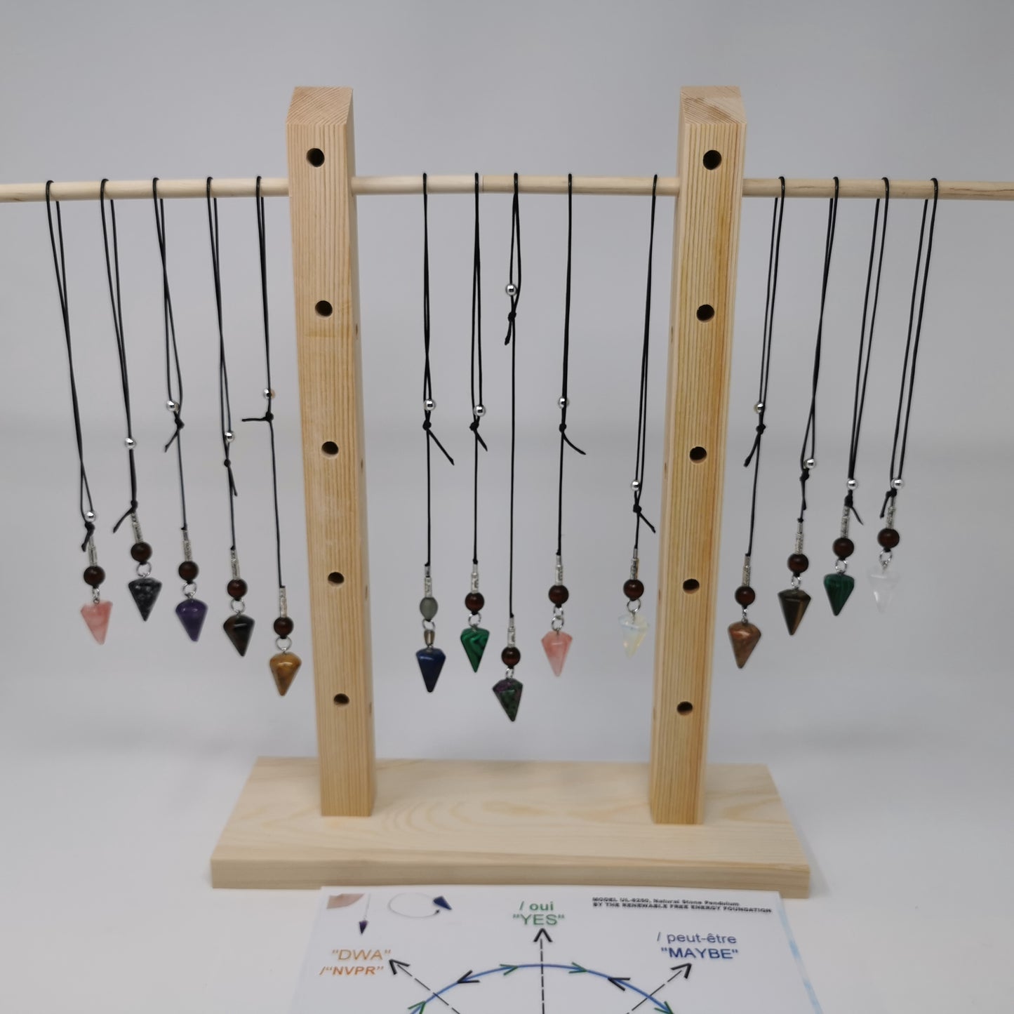UL-8250  Pendule de radiesthesie sur corde de peau de vache /Dowsing pendulum on cowhide cord